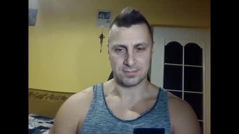 Snapshot of bzykacz1988 chatting on 10-17-25, 04:42 bzykacz1988 online show from 10-17-25, 04:42