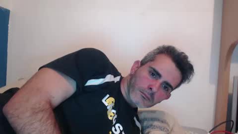 Snapshot of c0llinfarrell chatting on 12-31-24, 06:24 Collin Farrel online show from 12-31-24, 06:24