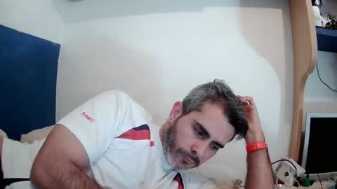 Snapshot of c0llinfarrell chatting on 01-09-25, 11:58 Collin Farrel online show from 01-09-25, 11:58