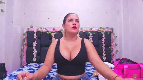 Carolina online show from 10-08-25, 03:04