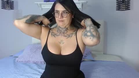 Candy online show from 10-03-25, 08:17