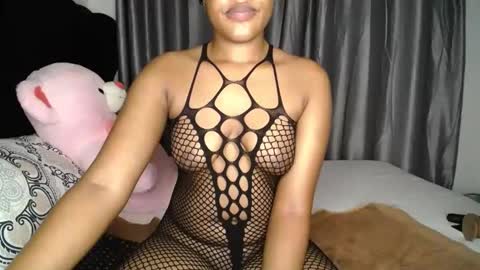 Snapshot of cadercey_kimmy01 chatting on 02-18-25, 12:26 EVA online show from 02-18-25, 12:26