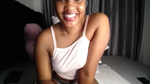 Snapshot of cadercey_kimmy01 chatting on 02-21-25, 04:37 EVA online show from 02-21-25, 04:37