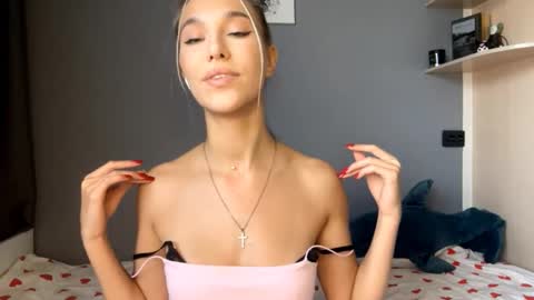 Snapshot of caitlinmorgenroth chatting on 10-22-25, 08:03 Kate online show from 10-22-25, 08:03