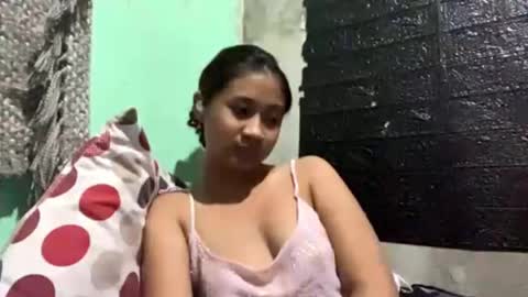 Snapshot of caitlyn_5 chatting on 04-10-26, 03:39 Hi im Caitlyn online show from 04-10-26, 03:39