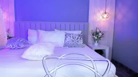 Caitlyn  online show from 10-07-25, 11:02