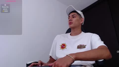 Valerio  online show from 02-11-25, 03:51