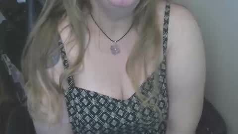 Snapshot of calcavorix chatting on 03-31-26, 12:45 Calie online show from 03-31-26, 12:45