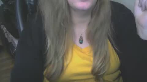 Snapshot of calcavorix chatting on 04-11-26, 02:05 Calie online show from 04-11-26, 02:05