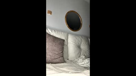 Snapshot of caldcyti chatting on 12-17-25, 11:44 caldcyti online show from 12-17-25, 11:44