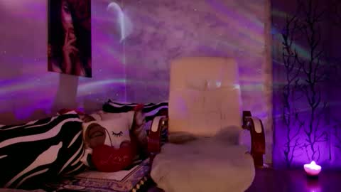 Snapshot of caliente_emperatriz chatting on 03-31-26, 09:37 EMPERATRIZ online show from 03-31-26, 09:37