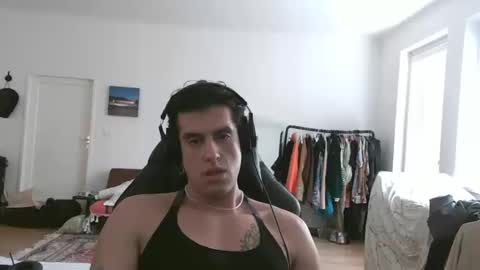 Snapshot of calientecalientee chatting on 09-27-25, 12:10 calientecalientee online show from 09-27-25, 12:10