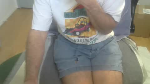 Snapshot of califun4u chatting on 01-05-25, 11:01 califun4u online show from 01-05-25, 11:01