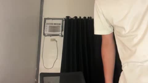 Snapshot of callme_jus chatting on 10-27-25, 01:26 Jus online show from 10-27-25, 01:26