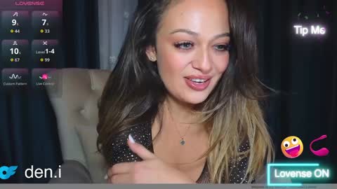 Snapshot of callyina chatting on 10-22-25, 09:47 Mirra online show from 10-22-25, 09:47