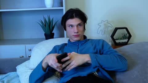 Calvin online show from 01-13-25, 07:42