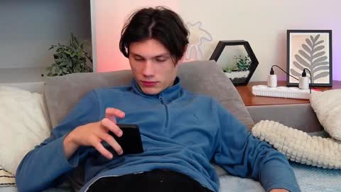 Calvin online show from 01-18-25, 07:37