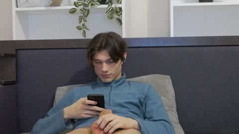 Calvin online show from 01-28-25, 07:32