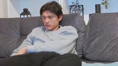 Calvin online show from 03-06-25, 01:48