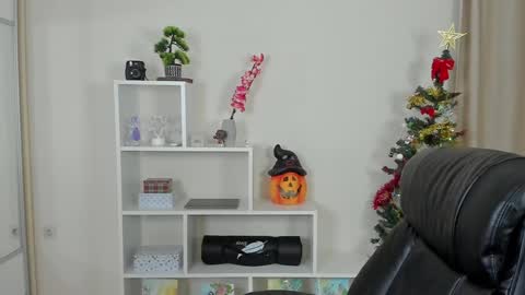 Hey I am Calvin  online show from 12-10-24, 07:11