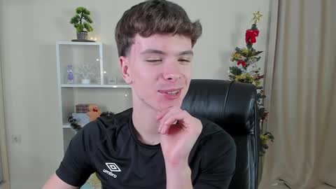 Hey I am Calvin  online show from 12-17-24, 07:04