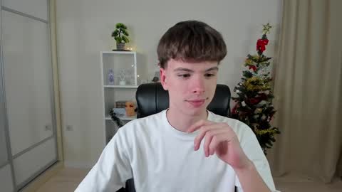 Hey I am Calvin  online show from 12-18-24, 07:08