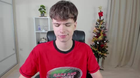 Hey I am Calvin  online show from 12-20-24, 07:17