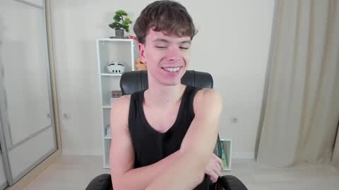 Hey I am Calvin  online show from 01-08-25, 07:03