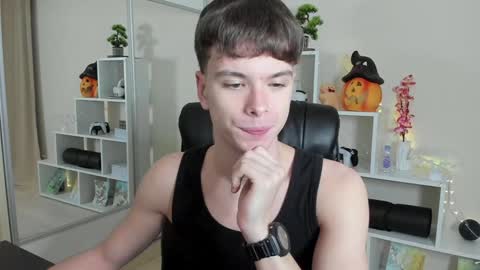 Hey I am Calvin  online show from 01-11-25, 07:05