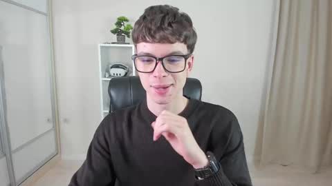 Hey I am Calvin  online show from 02-12-25, 07:13
