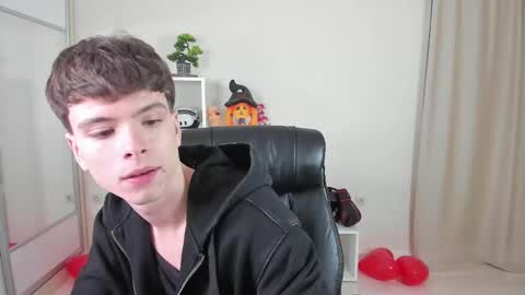 Hey I am Calvin  online show from 02-16-25, 07:05