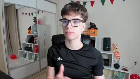 Hey I am Calvin  online show from 03-08-25, 07:09