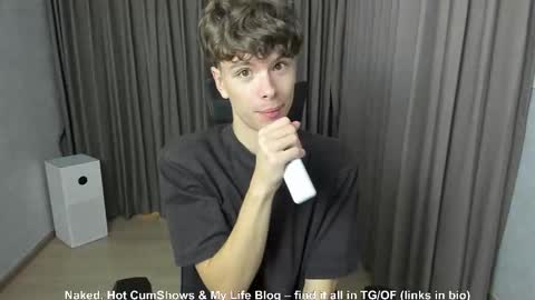 Hey I am Calvin  online show from 10-08-25, 02:14