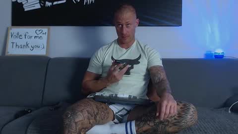 Calvin  online show from 12-02-24, 05:37