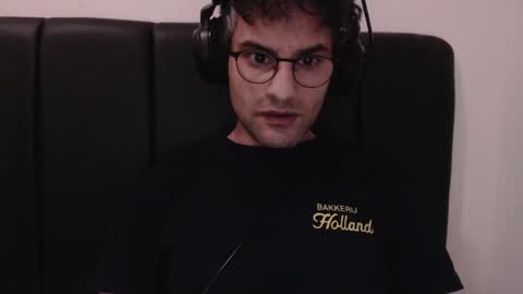 Snapshot of calvinjohnlad chatting on 12-18-24, 03:22 Calvinjohnlad online show from 12-18-24, 03:22