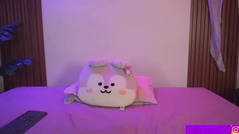 Calypso and Kayla online show from 10-23-25, 01:05