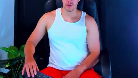camara110 online show from 01-02-25, 07:29