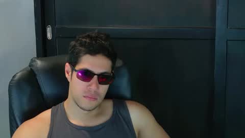 Snapshot of camara110 chatting on 10-09-25, 03:54 camara110 online show from 10-09-25, 03:54