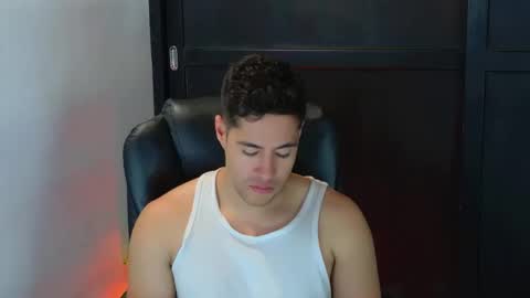 Snapshot of camara110 chatting on 10-15-25, 04:45 camara110 online show from 10-15-25, 04:45