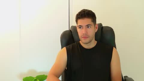 Snapshot of camara110 chatting on 10-22-25, 02:34 camara110 online show from 10-22-25, 02:34