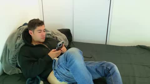 Snapshot of camara110 chatting on 10-25-25, 08:03 camara110 online show from 10-25-25, 08:03