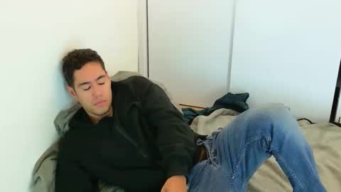 Snapshot of camara110 chatting on 10-27-25, 06:45 camara110 online show from 10-27-25, 06:45