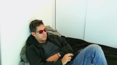 Snapshot of camara110 chatting on 10-29-25, 12:02 camara110 online show from 10-29-25, 12:02