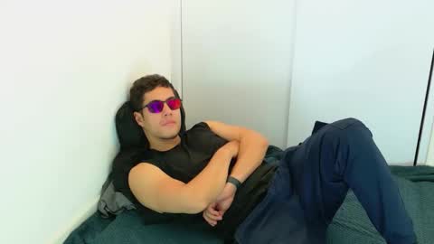 Snapshot of camara110 chatting on 10-30-25, 12:34 camara110 online show from 10-30-25, 12:34