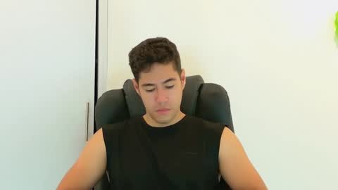 Snapshot of camara110 chatting on 11-02-25, 01:19 camara110 online show from 11-02-25, 01:19