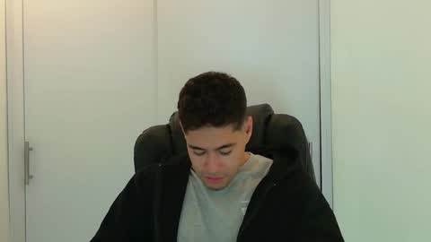 Snapshot of camara110 chatting on 11-10-25, 01:15 camara110 online show from 11-10-25, 01:15