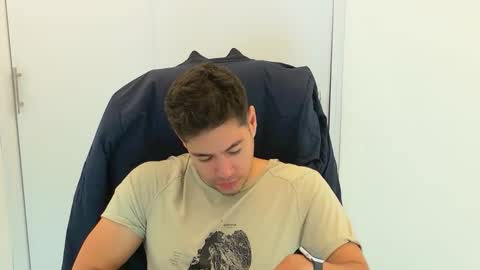 Snapshot of camara110 chatting on 11-19-25, 11:49 camara110 online show from 11-19-25, 11:49