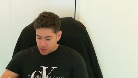 Snapshot of camara110 chatting on 11-22-25, 02:43 camara110 online show from 11-22-25, 02:43