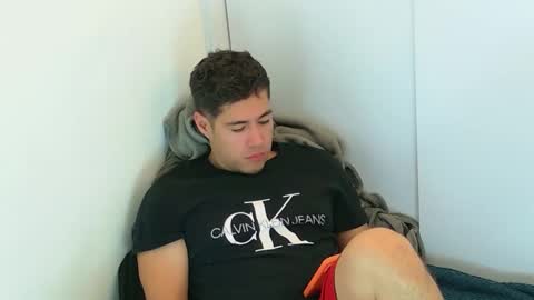 Snapshot of camara110 chatting on 11-23-25, 01:05 camara110 online show from 11-23-25, 01:05