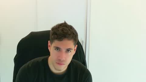 Snapshot of camara110 chatting on 11-25-25, 08:20 camara110 online show from 11-25-25, 08:20